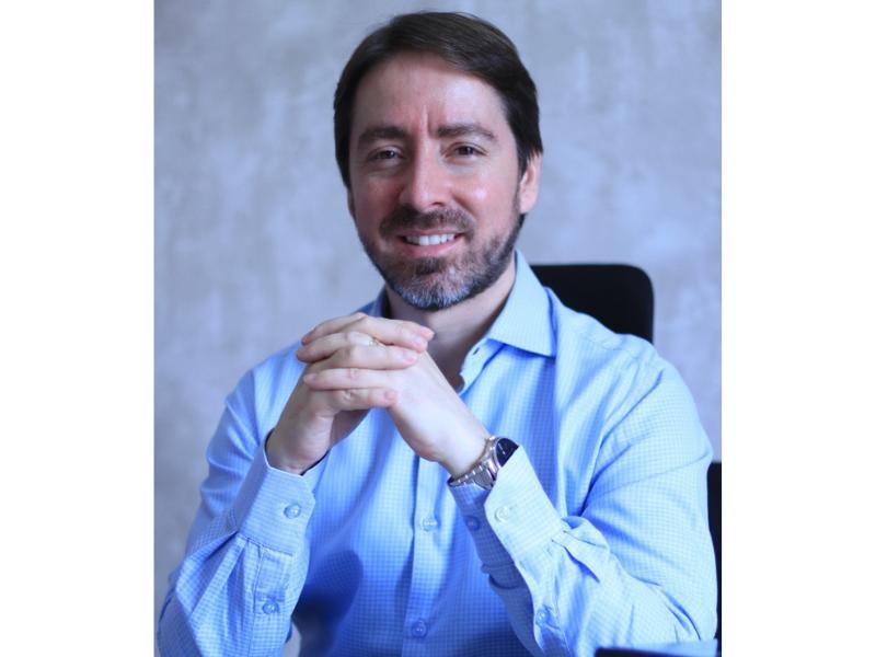 Dr. Pablo Bernardes